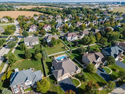 483 Glover Drive North Aurora IL 60542