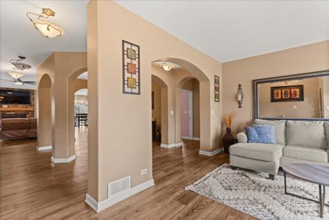 483 Glover Drive North Aurora IL 60542