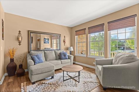 483 Glover Drive North Aurora IL 60542