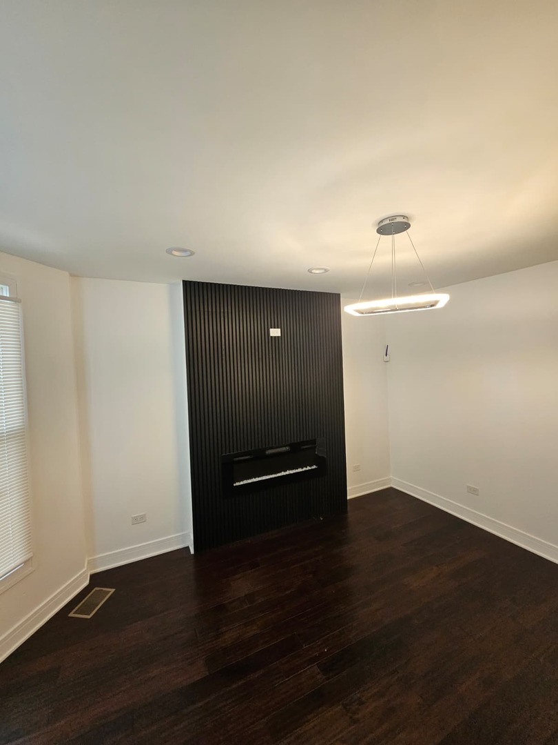 7832 South Evans Avenue Chicago IL 60619