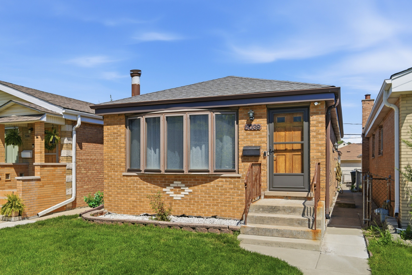 5039 Harold Avenue Schiller Park IL 60176