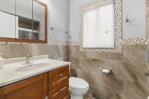 5039 Harold Avenue Schiller Park IL 60176