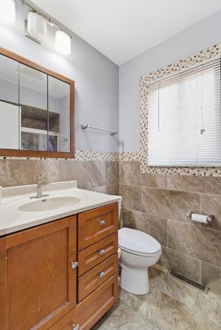 5039 Harold Avenue Schiller Park IL 60176