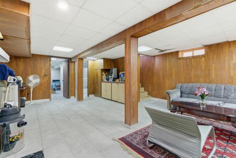 5039 Harold Avenue Schiller Park IL 60176