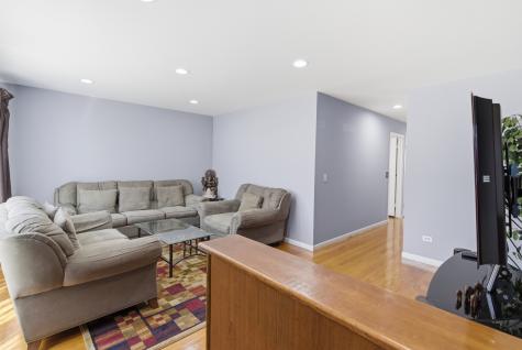 5039 Harold Avenue Schiller Park IL 60176
