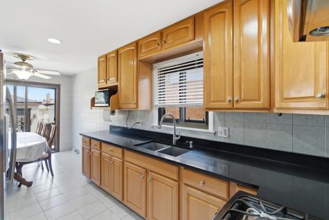 5039 Harold Avenue Schiller Park IL 60176