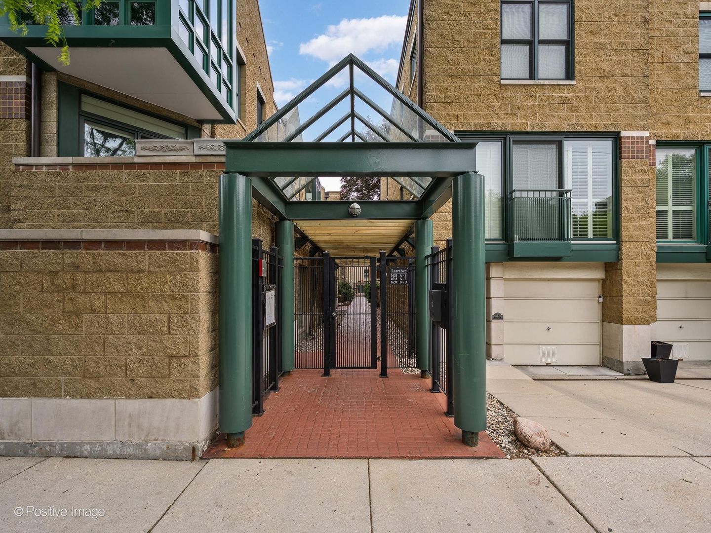 1635 North Larrabee Street Chicago IL 60614