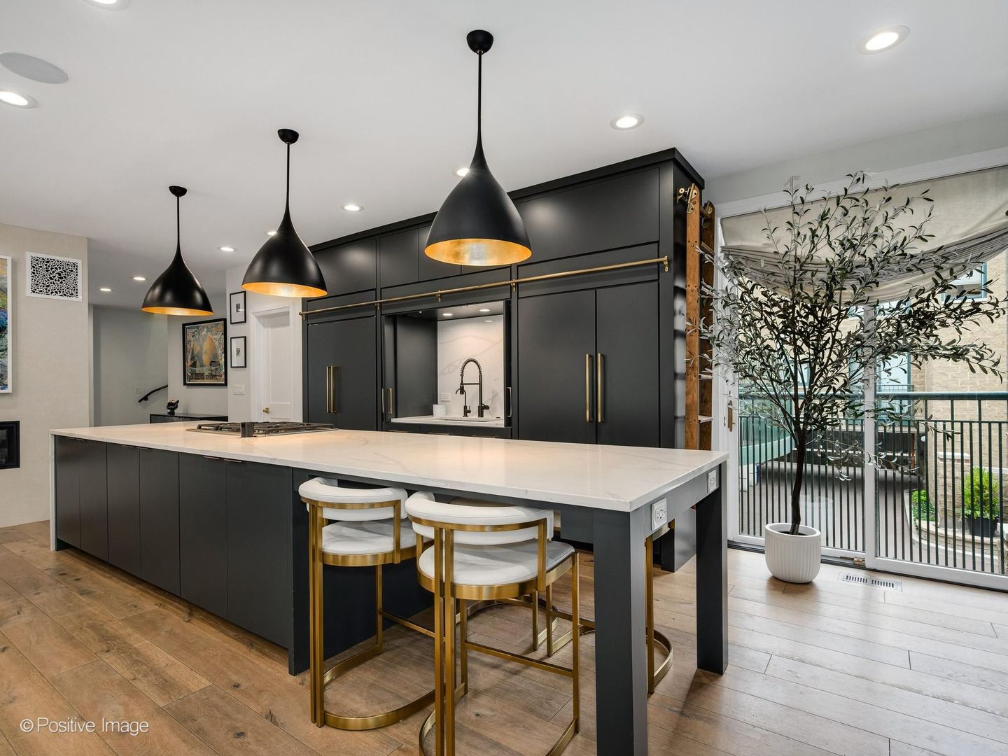 1635 North Larrabee Street Chicago IL 60614