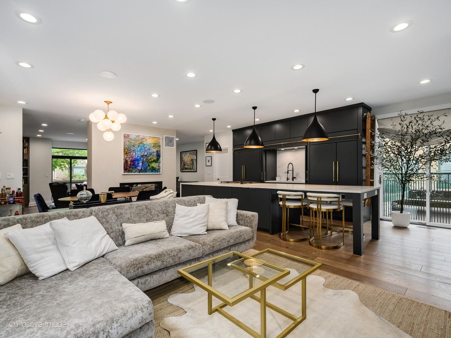 1635 North Larrabee Street Chicago IL 60614