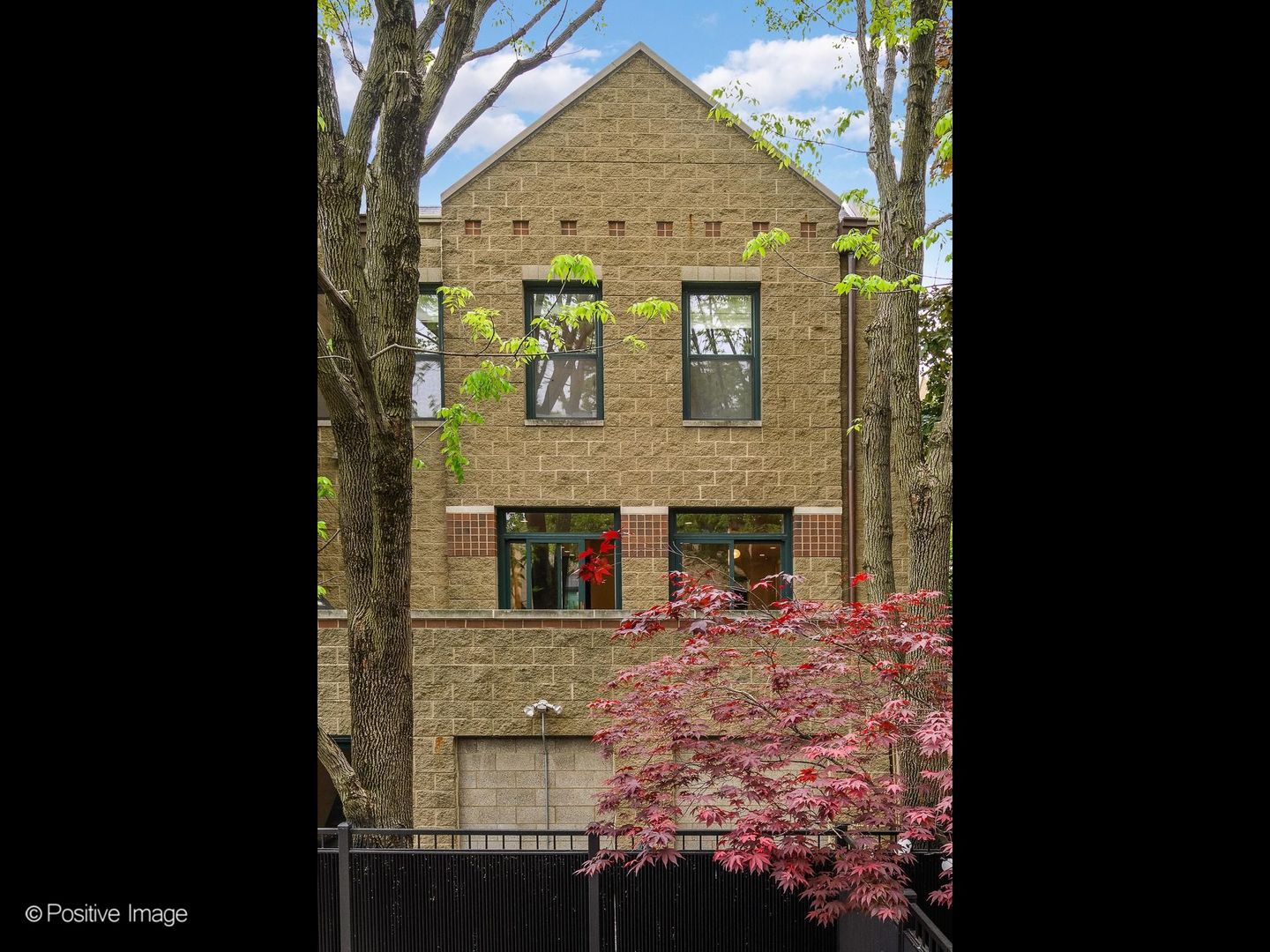 1635 North Larrabee Street Chicago IL 60614