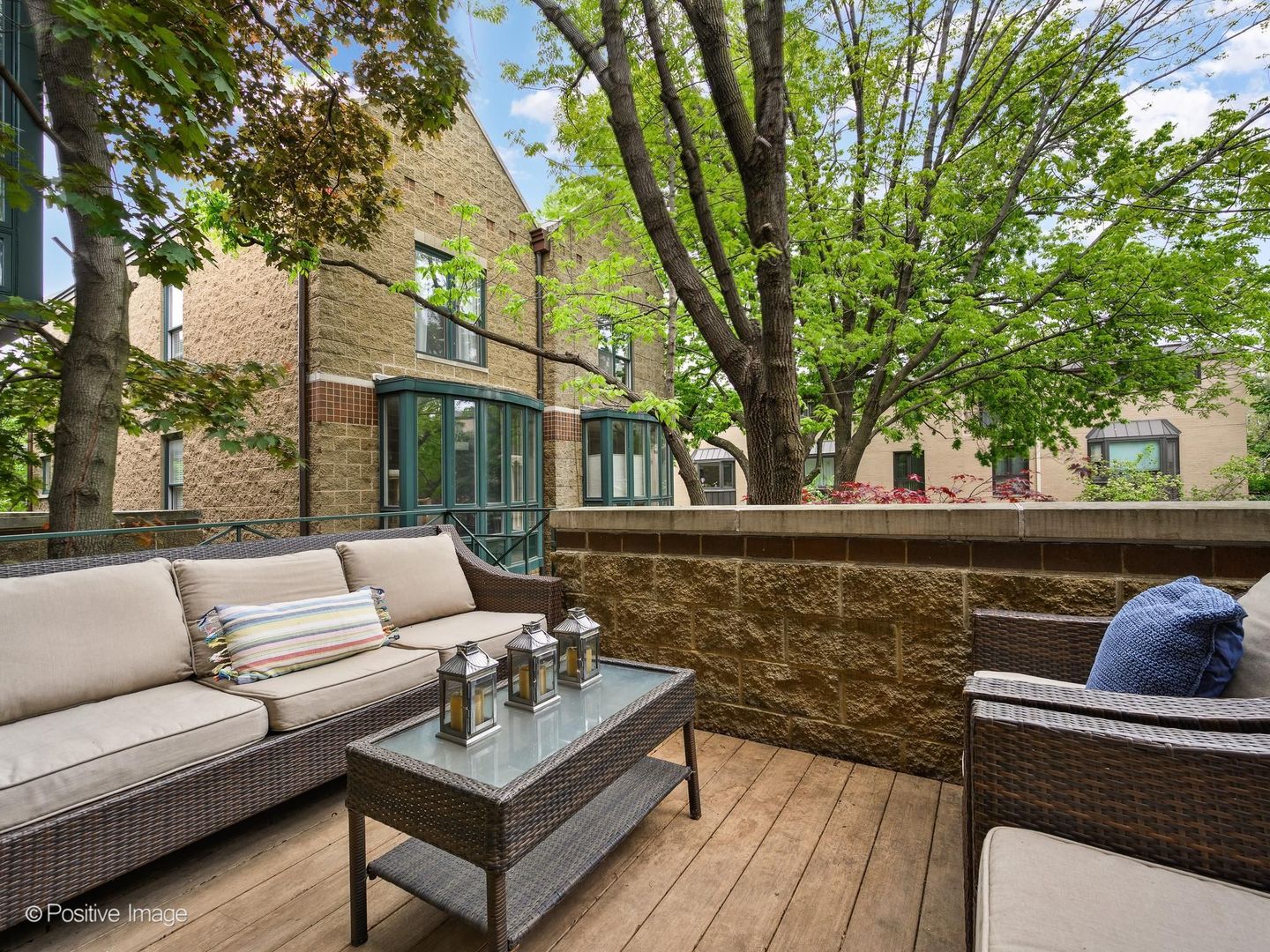 1635 North Larrabee Street Chicago IL 60614