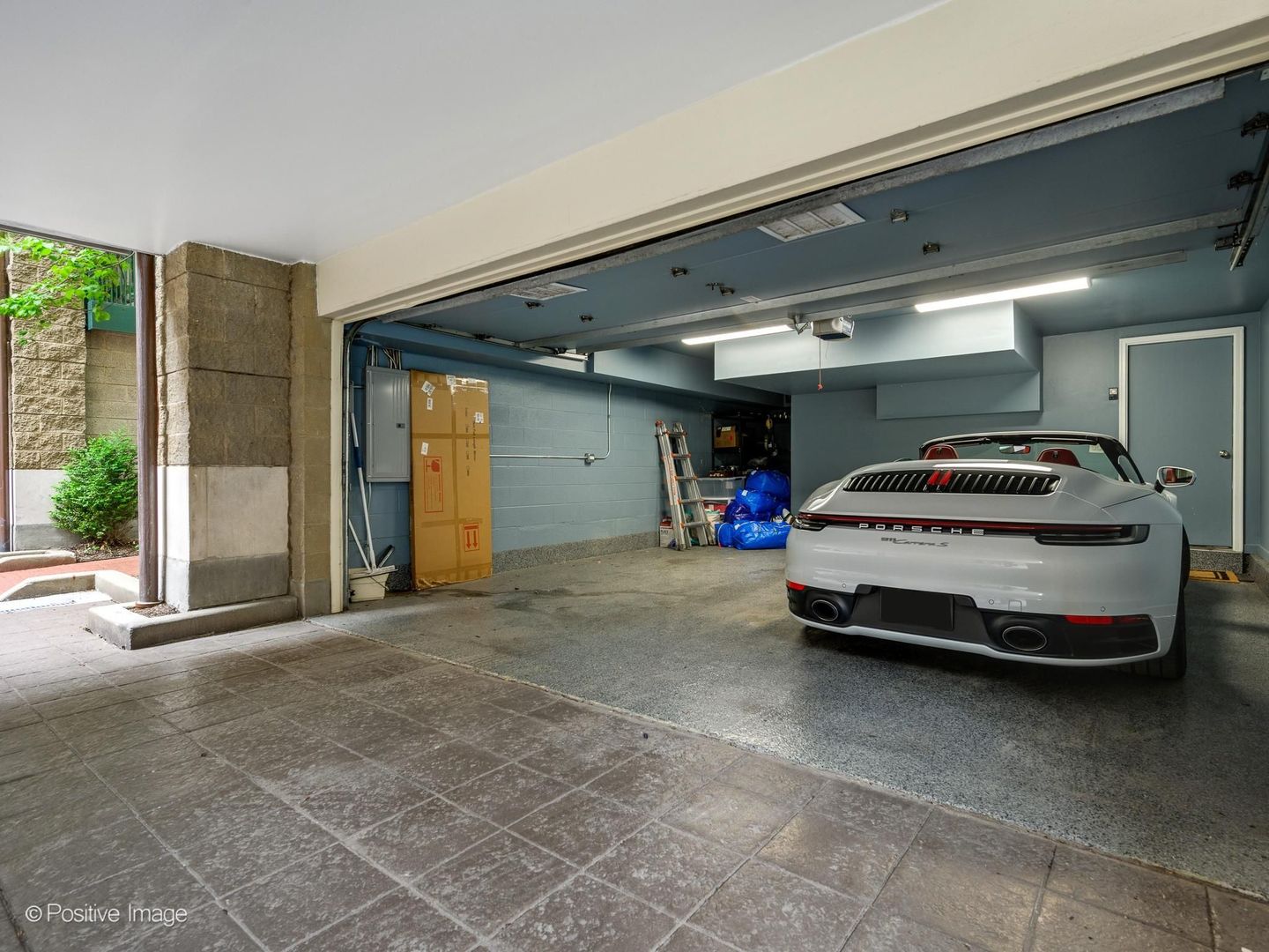 1635 North Larrabee Street Chicago IL 60614