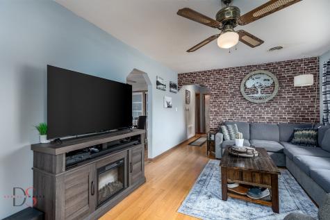 517 5TH Avenue Ottawa IL 61350