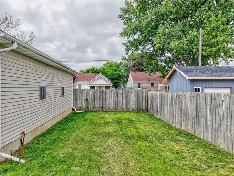 517 5TH Avenue Ottawa IL 61350