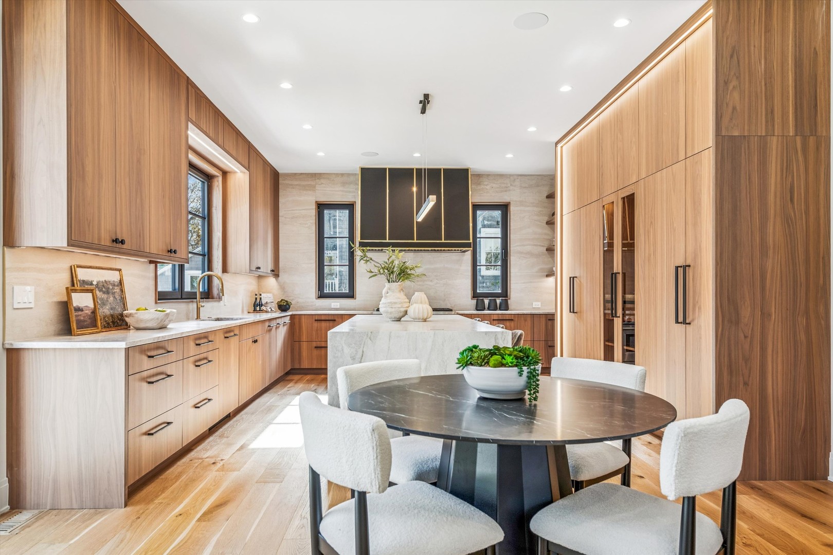 377 South Prairie Avenue Elmhurst IL 60126