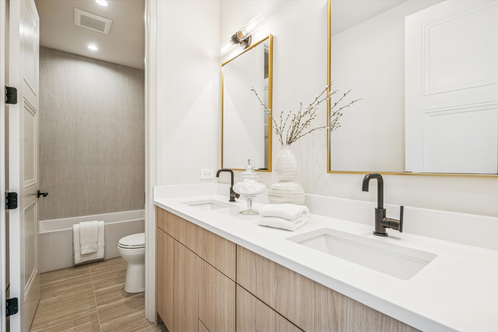 377 South Prairie Avenue Elmhurst IL 60126