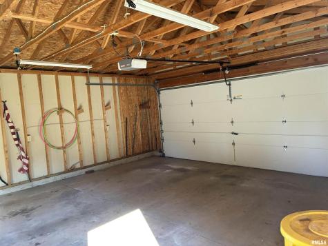 422 45TH Street Moline IL 61265
