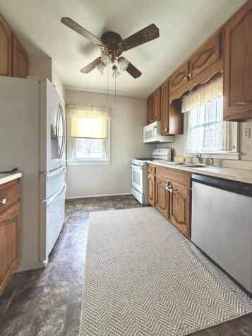 422 45TH Street Moline IL 61265