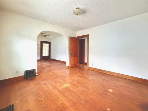 422 45TH Street Moline IL 61265