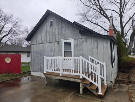407 North Elm Street Gardner IL 60424