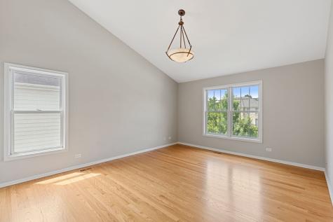 1311 Callen Lane Des Plaines IL 60016