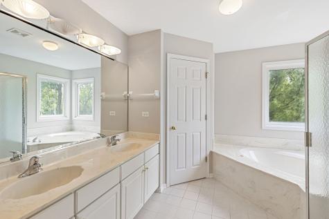 1311 Callen Lane Des Plaines IL 60016