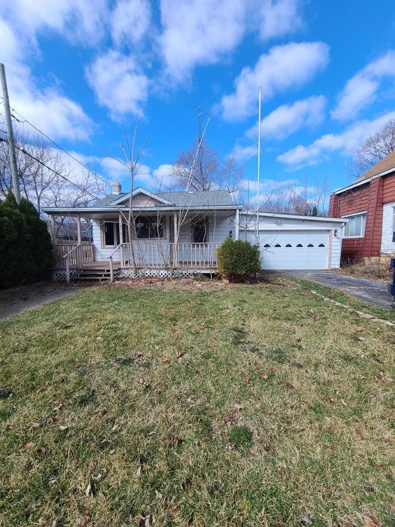 1834 Victoria Avenue North Chicago IL 60064
