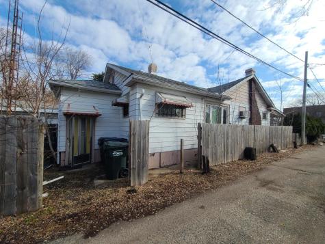 1834 Victoria Avenue North Chicago IL 60064