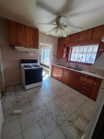 1834 Victoria Avenue North Chicago IL 60064