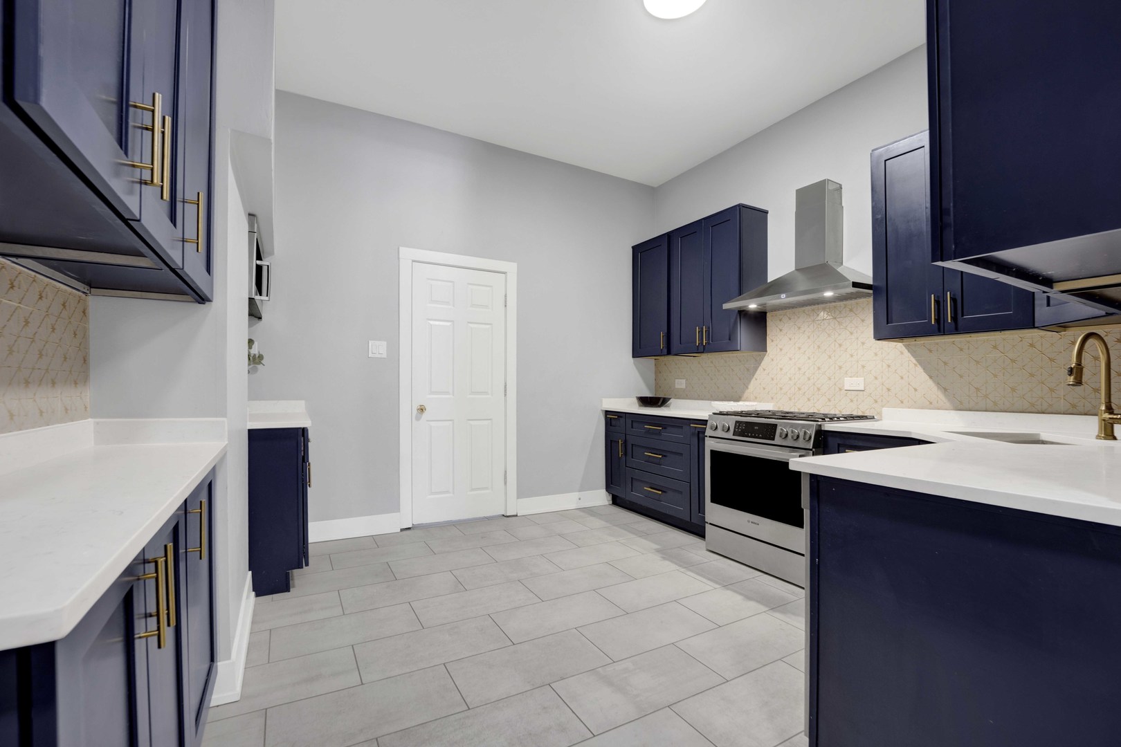 3806 South Indiana Avenue Chicago IL 60653