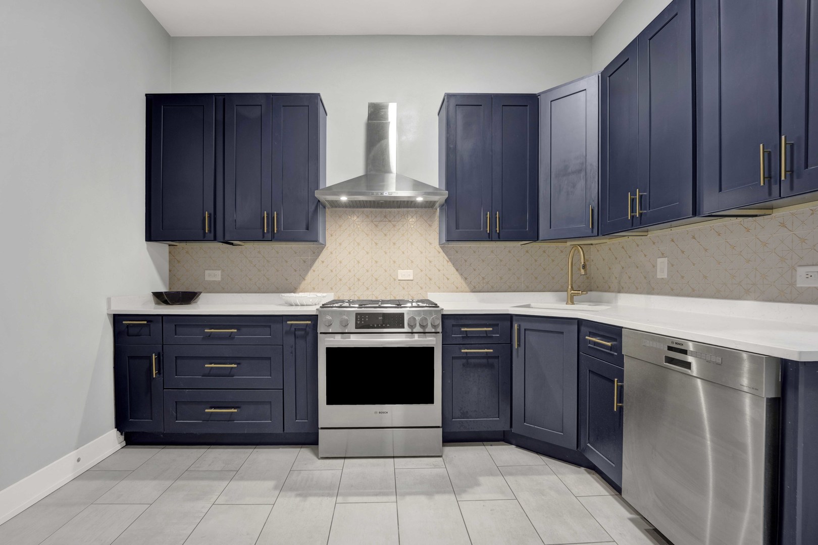 3806 South Indiana Avenue Chicago IL 60653