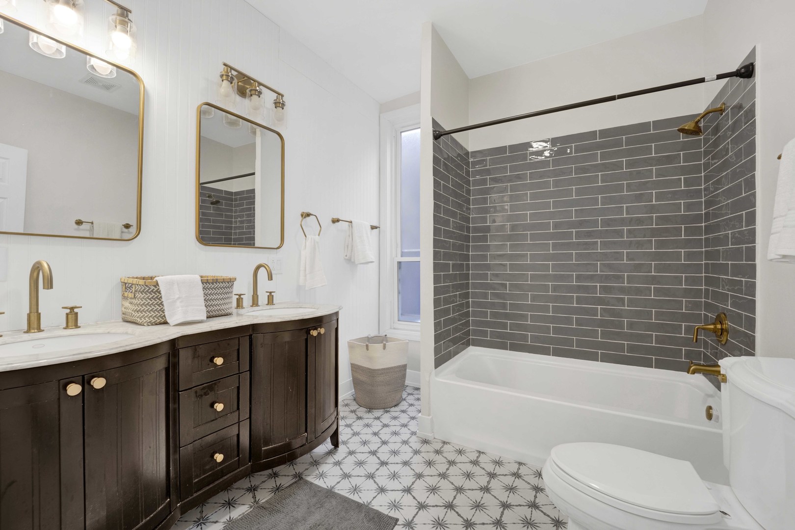 3806 South Indiana Avenue Chicago IL 60653