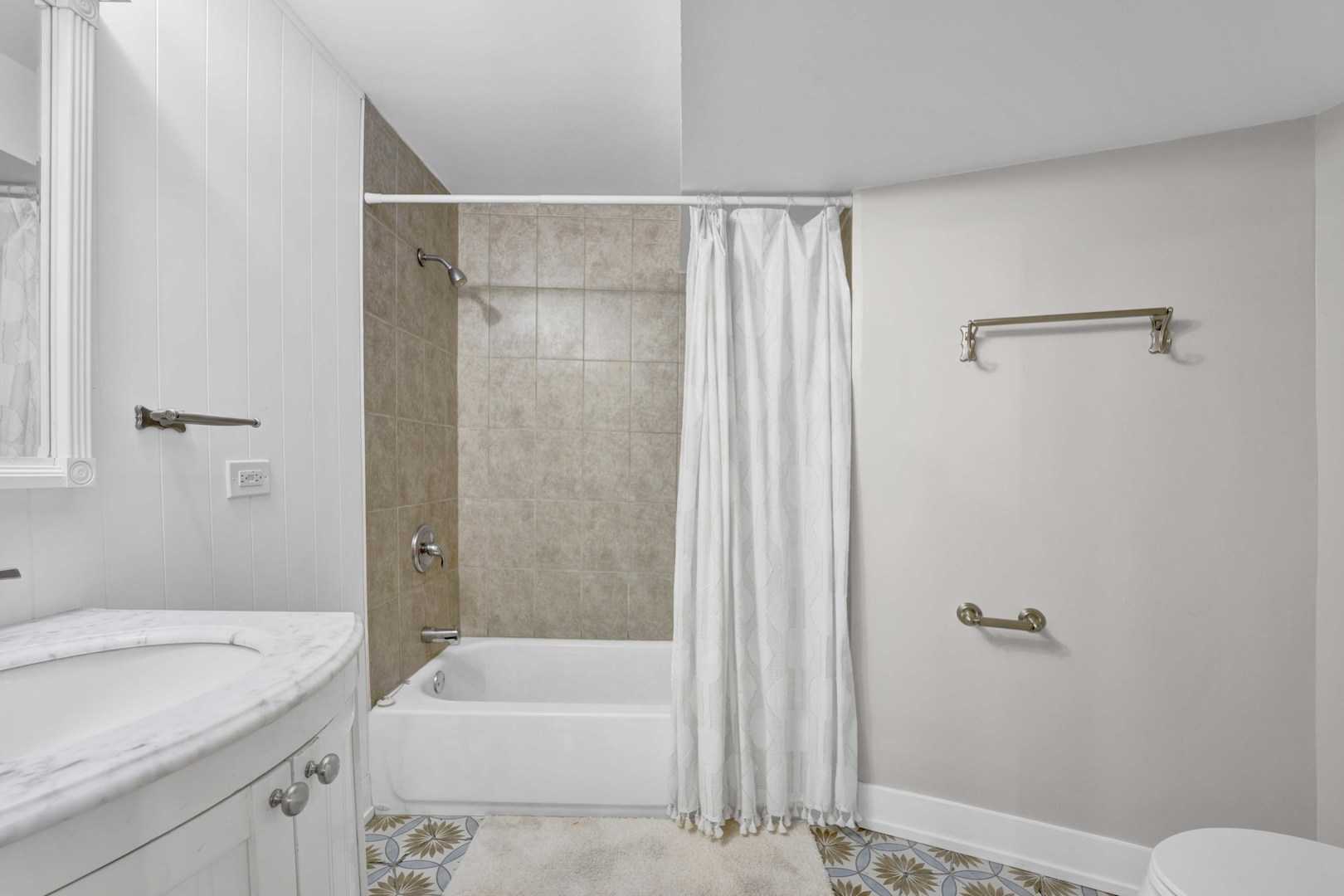 3806 South Indiana Avenue Chicago IL 60653