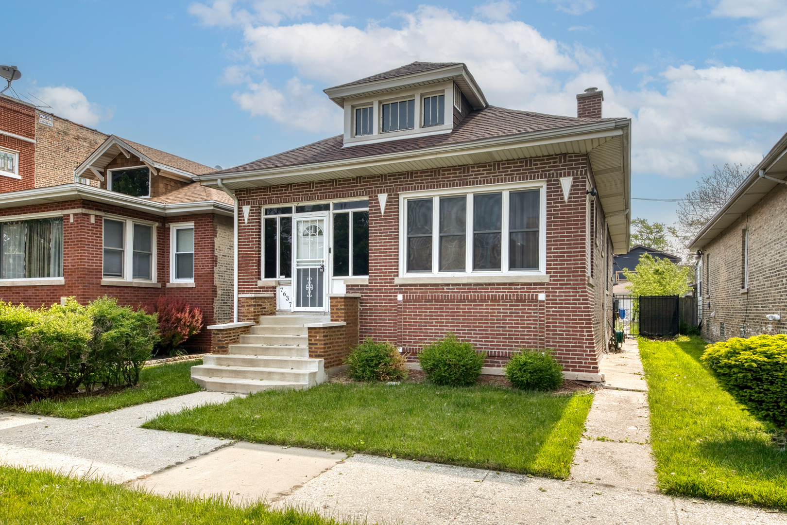 7637 South Ridgeland Avenue Chicago IL 60649
