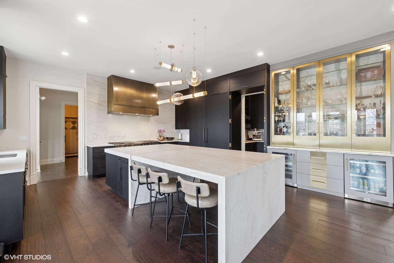 319 Claremont Court Naperville IL 60540