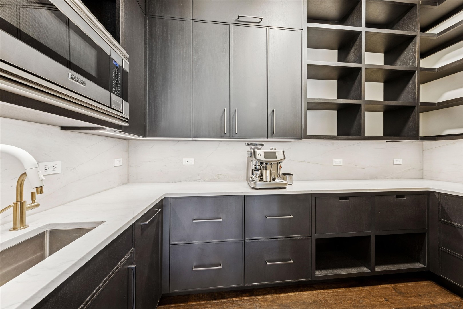 319 Claremont Court Naperville IL 60540