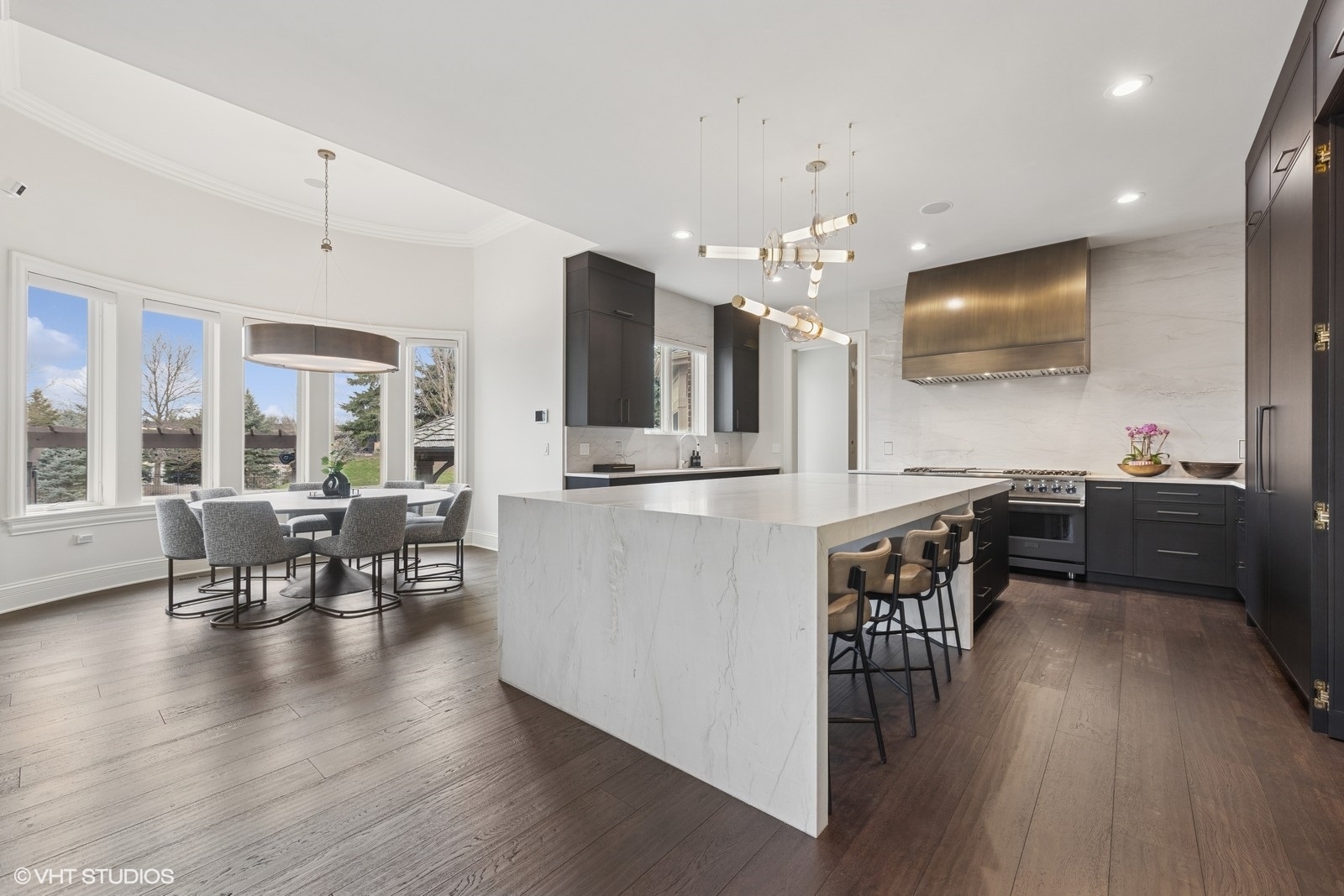 319 Claremont Court Naperville IL 60540