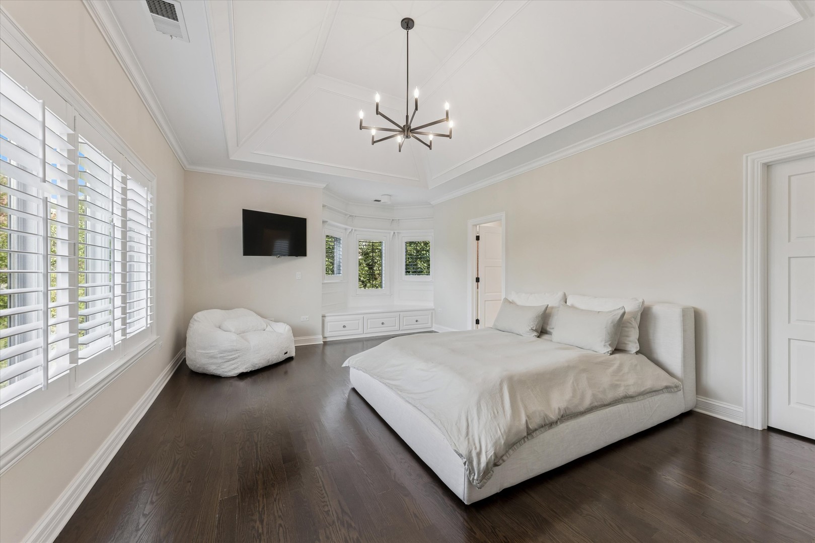 319 Claremont Court Naperville IL 60540