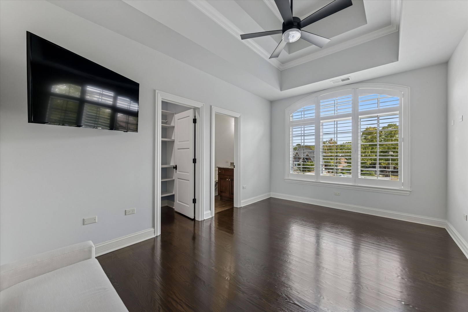 319 Claremont Court Naperville IL 60540