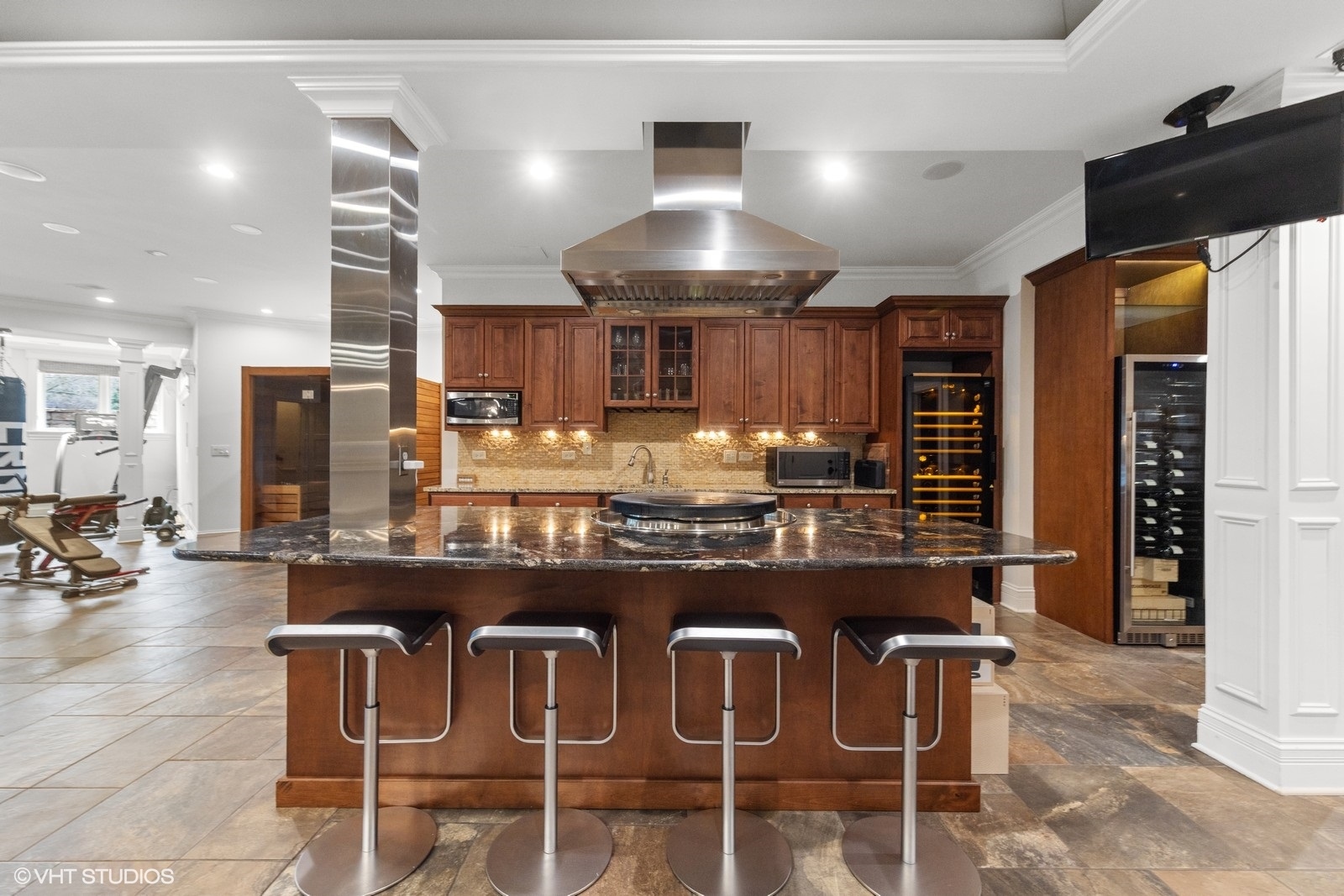 319 Claremont Court Naperville IL 60540