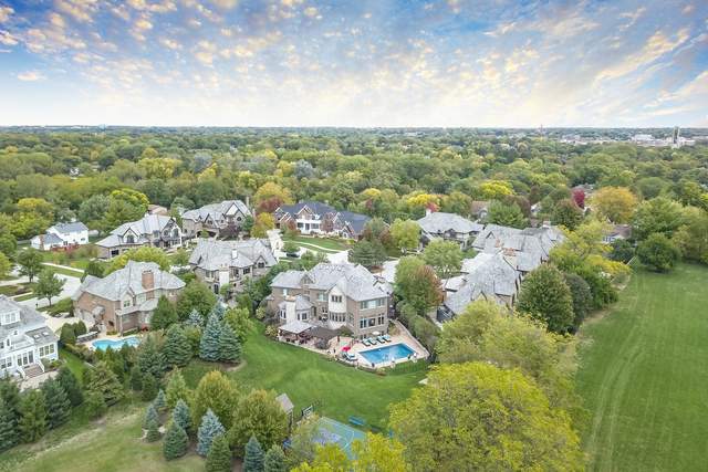 319 Claremont Court Naperville IL 60540