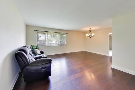 605 North Rohlwing Road Palatine IL 60074