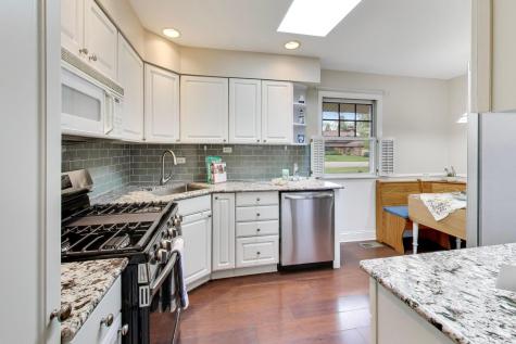 605 North Rohlwing Road Palatine IL 60074