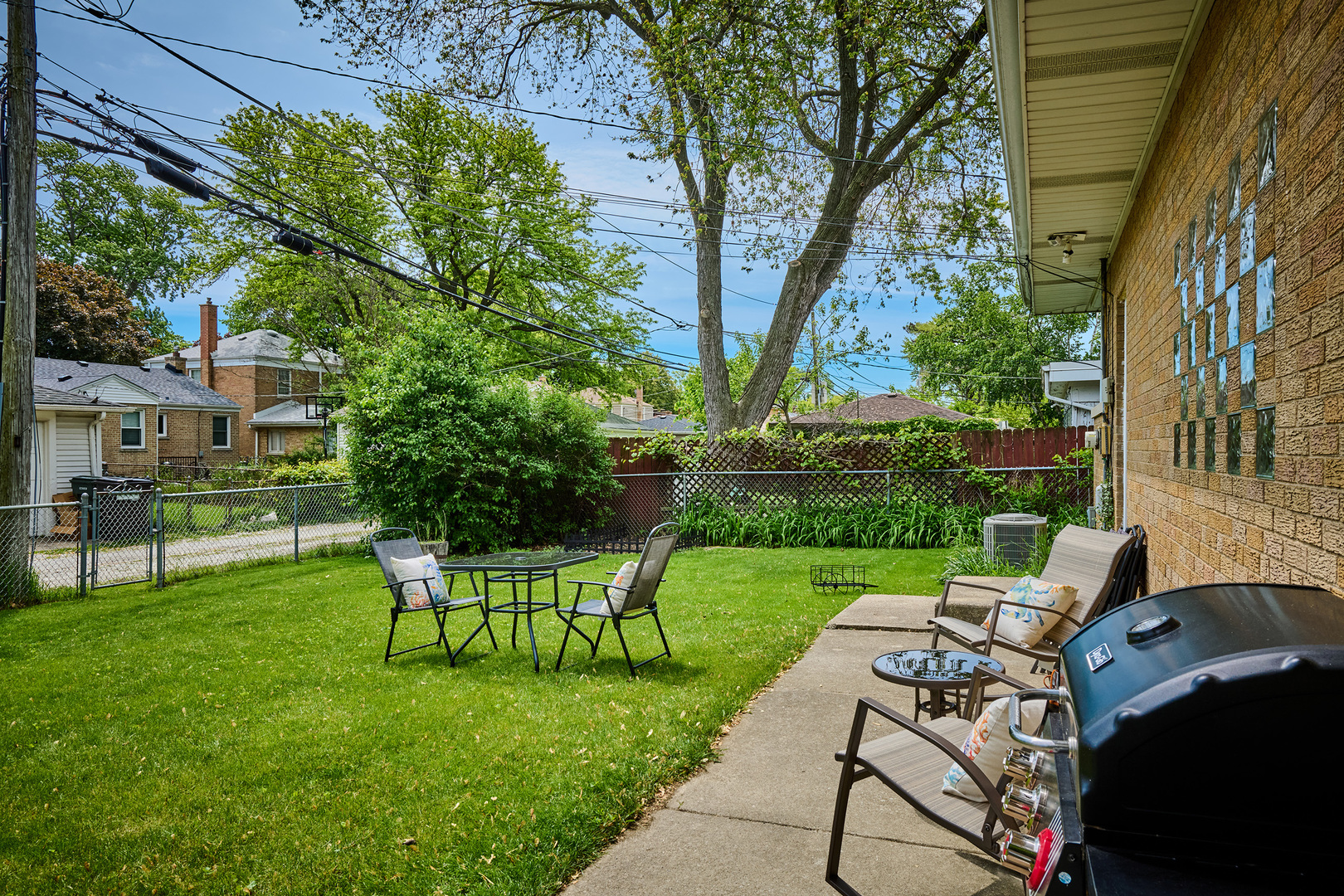 4555 Cleveland Street Skokie IL 60076
