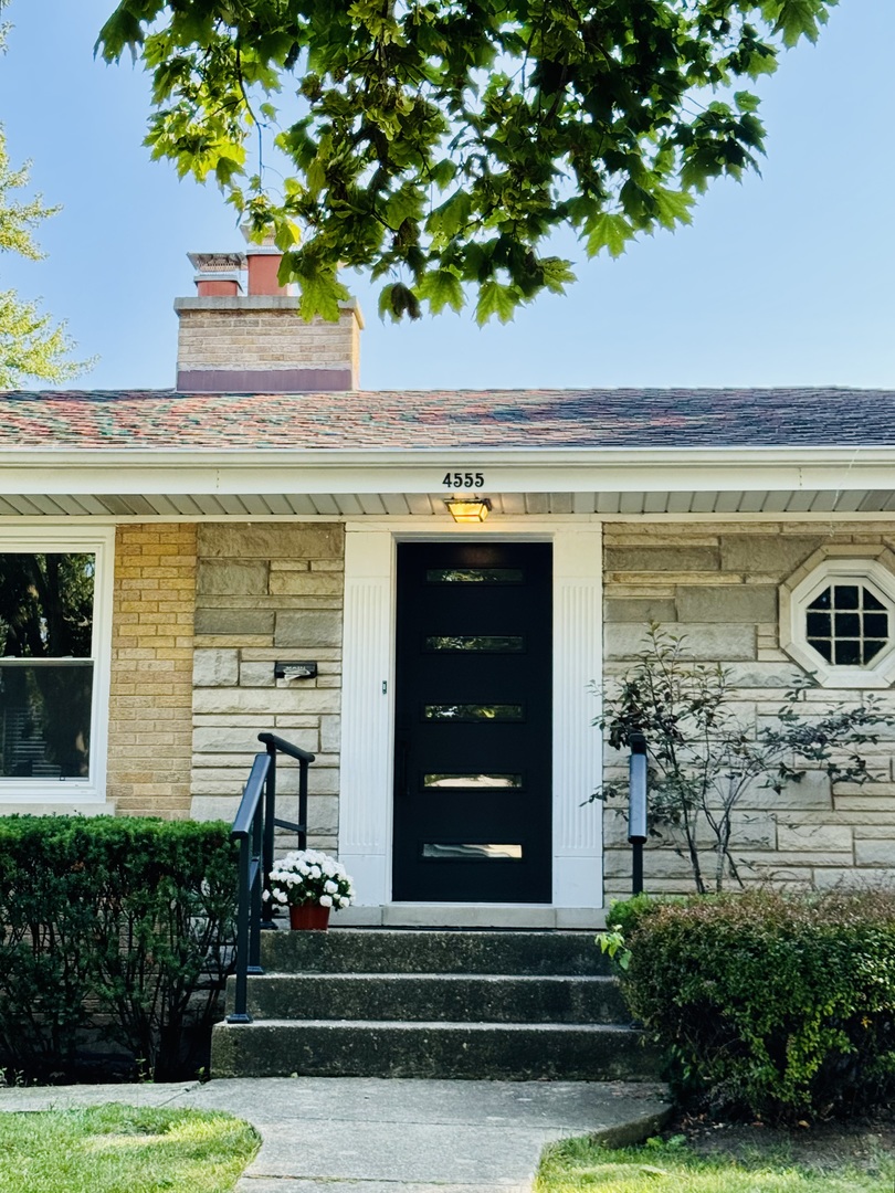 4555 Cleveland Street Skokie IL 60076
