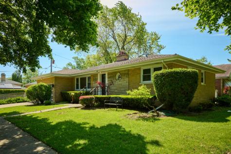 4555 Cleveland Street Skokie IL 60076