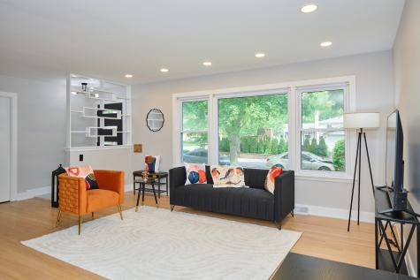 4555 Cleveland Street Skokie IL 60076