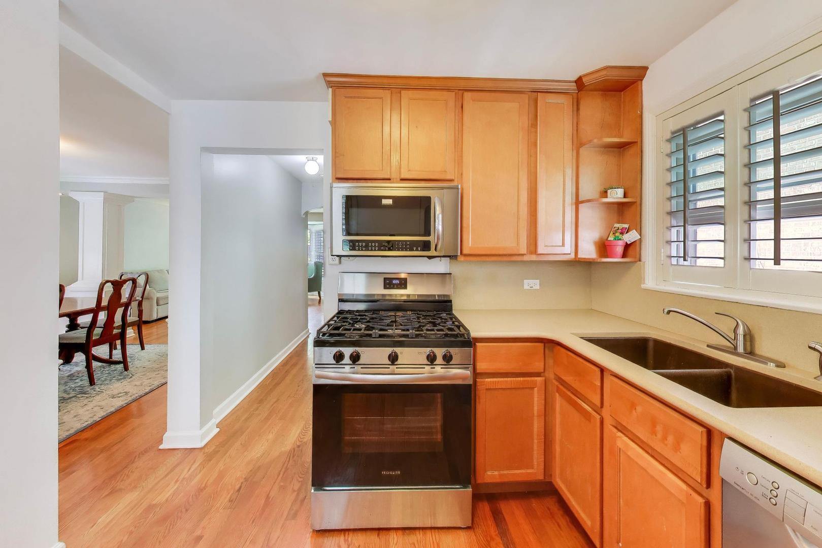 9925 South Maplewood Avenue Chicago IL 60655