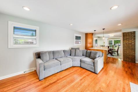 9925 South Maplewood Avenue Chicago IL 60655