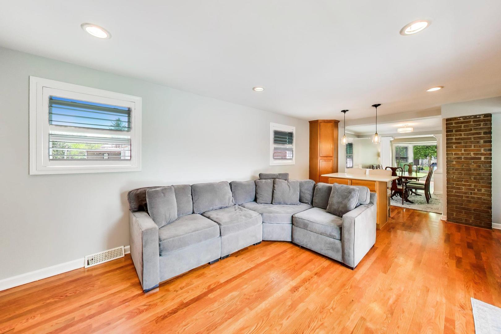 9925 South Maplewood Avenue Chicago IL 60655